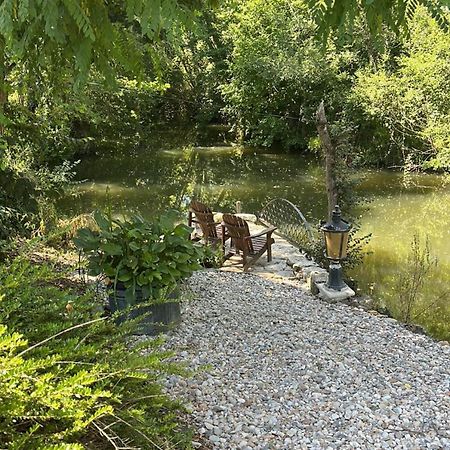 En Bord De Riviere Apartment Casseneuil Bagian luar foto